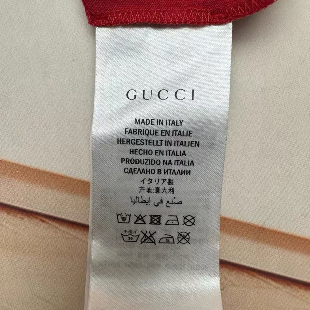 🚩steal authentic Gucci Red Graphic Diamond Logo Tee - Picture 5 of 7